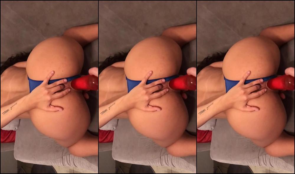 Cumming With my Toy