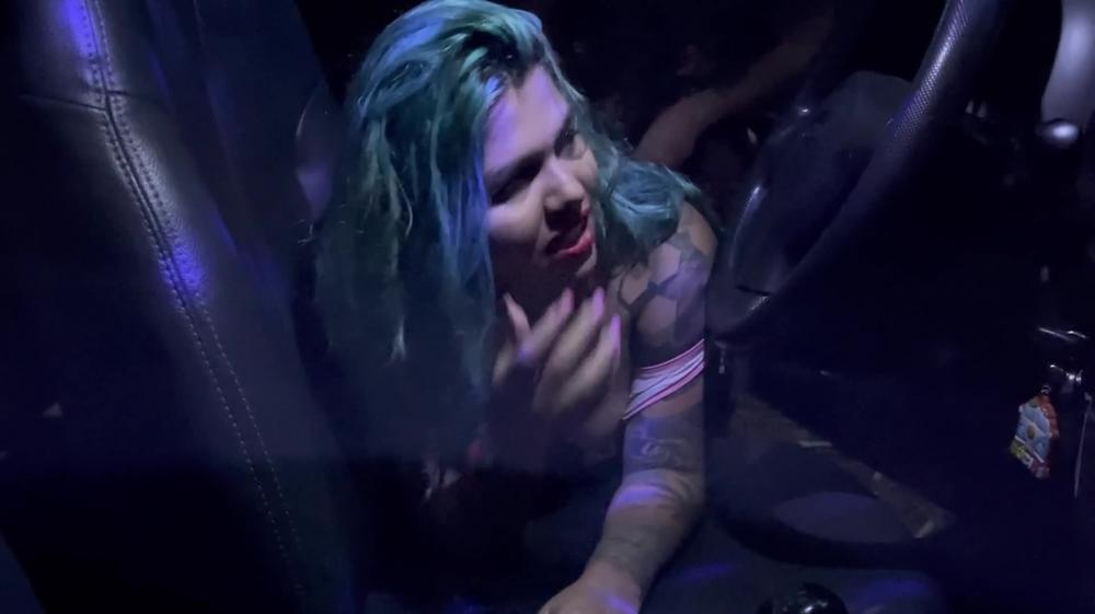 Brendi_sg- pays with hard sex in public that fixes the car, they fill it with milk