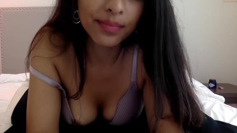 Saravunovix_03102020_2036_Female_Chaturbate