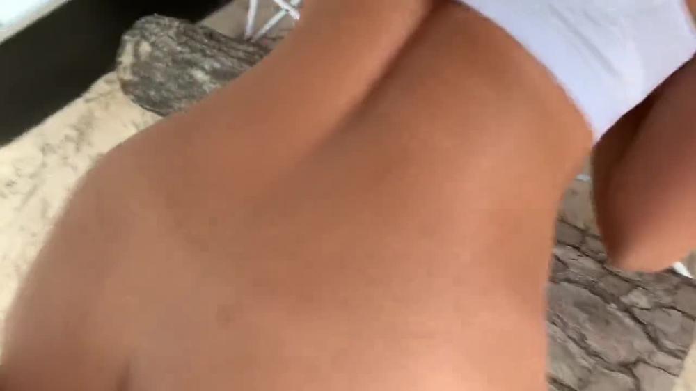 Rain Storm: Fit Girl Model Sucks And Fucks On The Beach