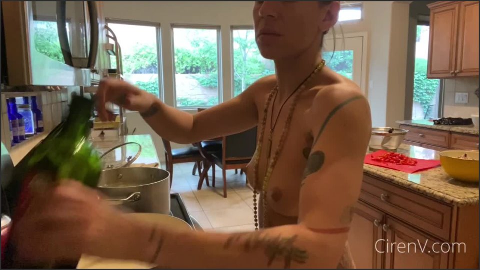 Ciren Verde Sexy Wife Cooking Dinner Topless