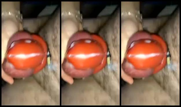 Cuckold Получает Оргазм В Поясе