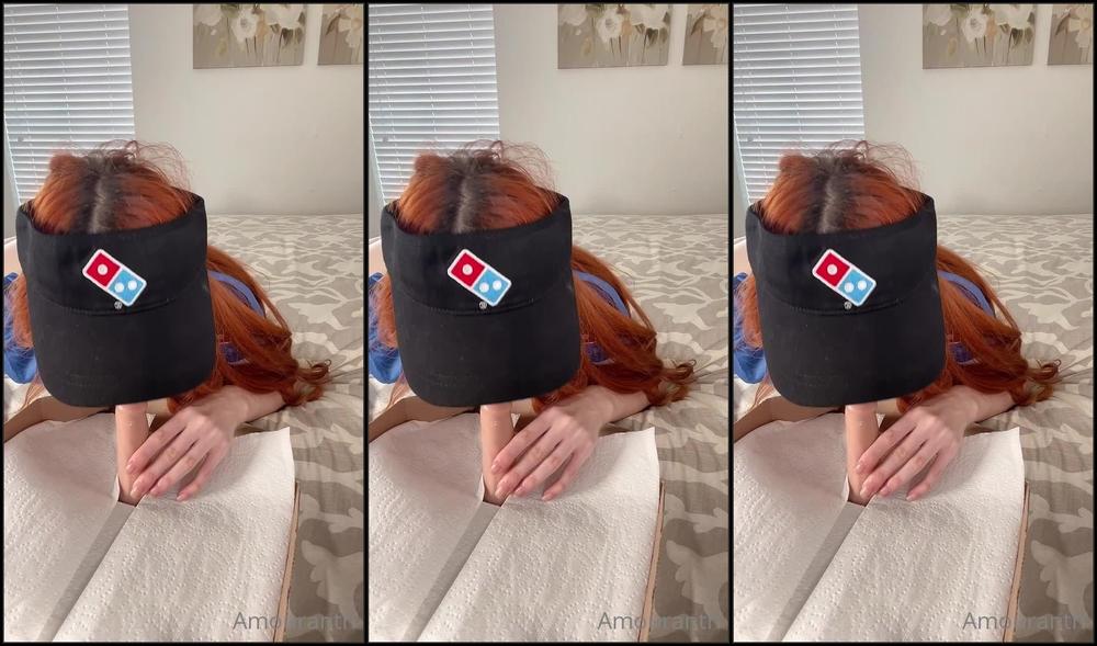 Amouranth – Pizza Delivery