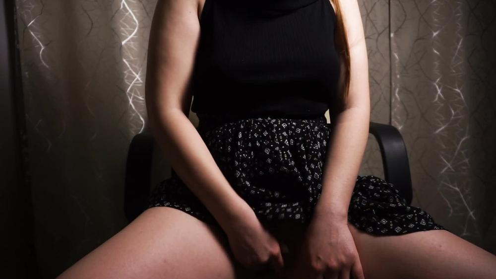 I like to read Daniel Kiz and as well I like to cum - female orgasm