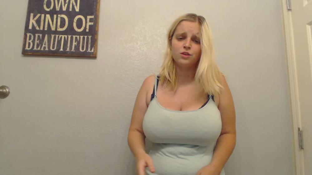 [Manyvids]Codi-Vore_Serenade-The-Cup-Song-2018-02-20