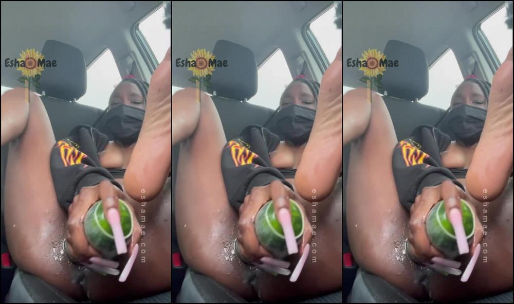 (full video!) ebony slut squirting and creaming from fucking cucumbers