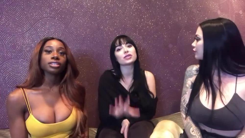 How To Talk To Porn Stars at Conventions