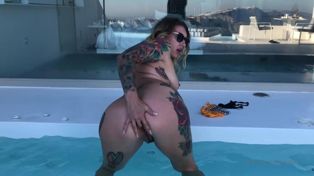 Ava Austen 2019 20344831 The Most Beautiful Sight Interrupted Naked Body