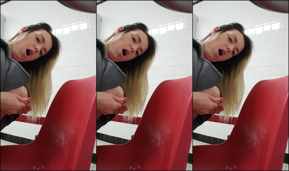Shesleah Leah Gets Milky At College