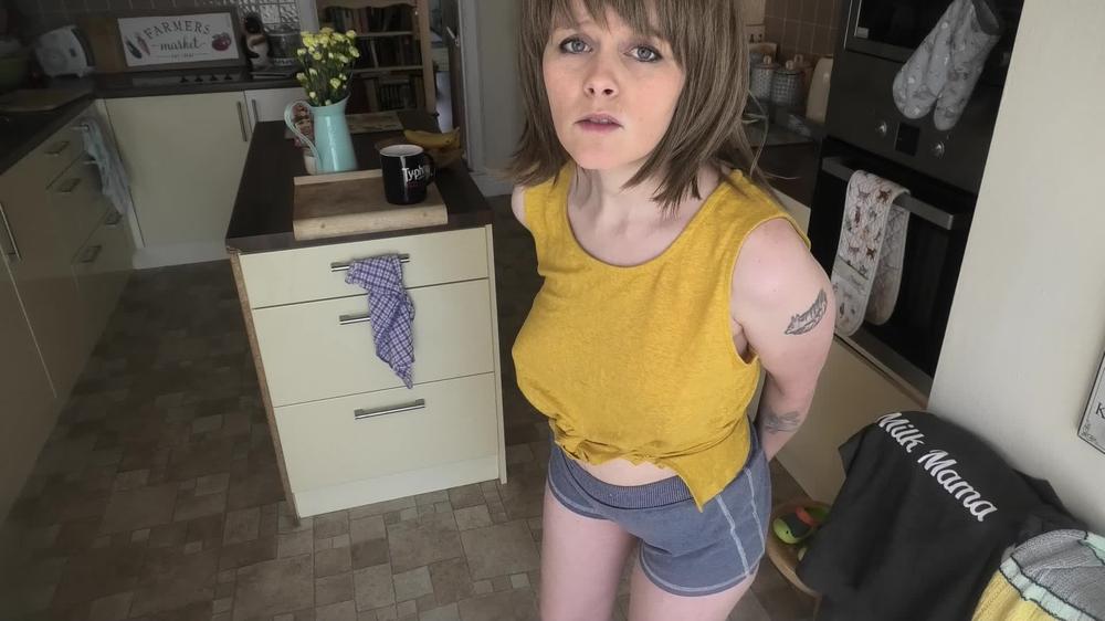 Sisters Itchy Ass Crack