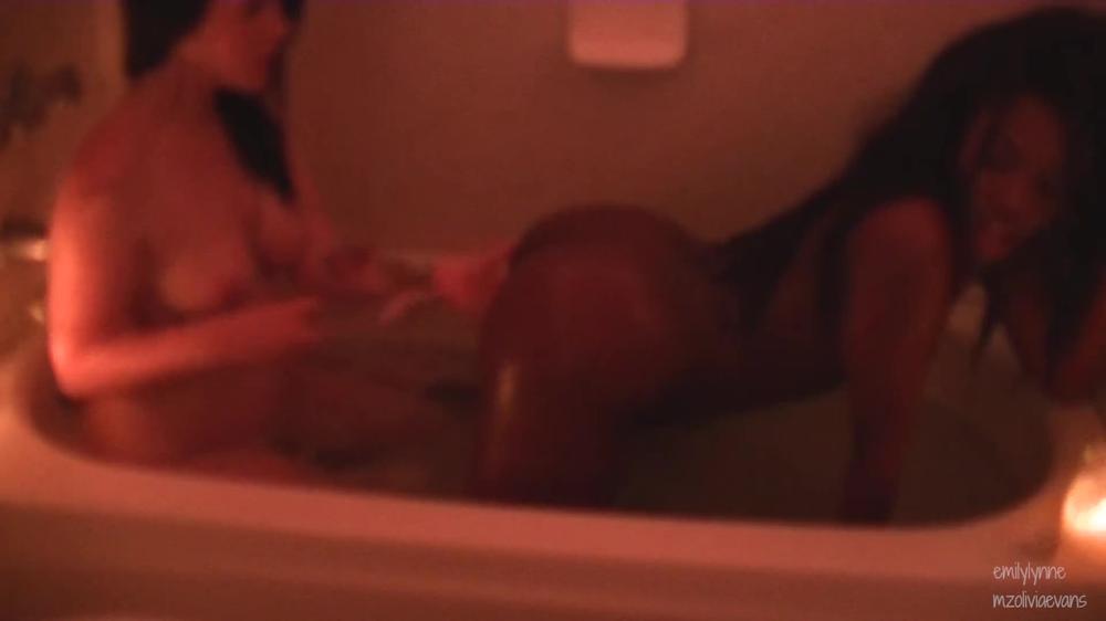 43 Kissing Fingering And Moaning