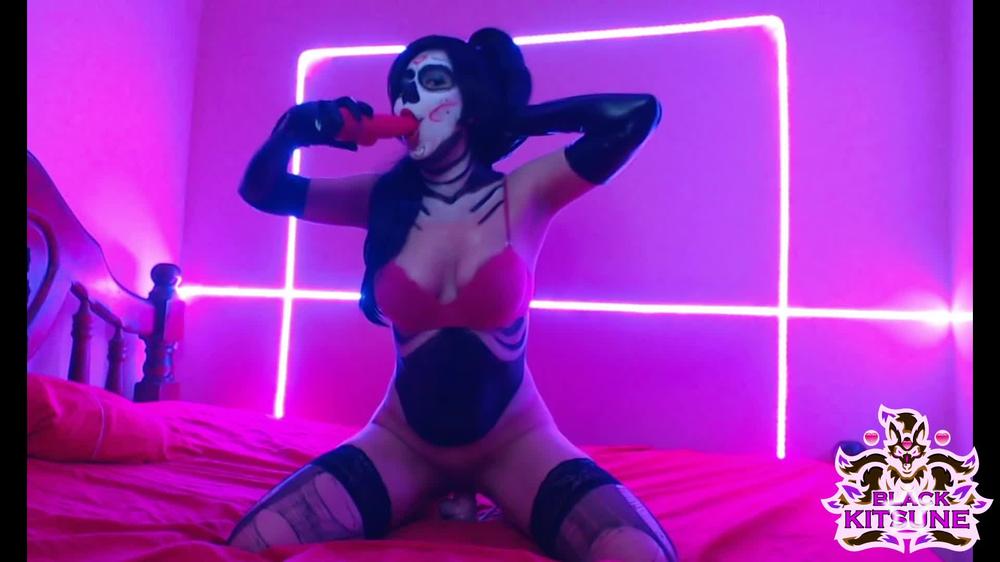 040 - Halloween Makeup Blowjob & Masturbation