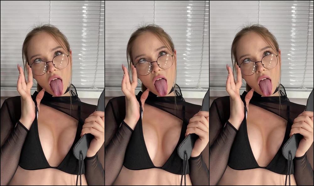 Teacher Katekuray Is Ready To Give A Couple Of Private Lessons