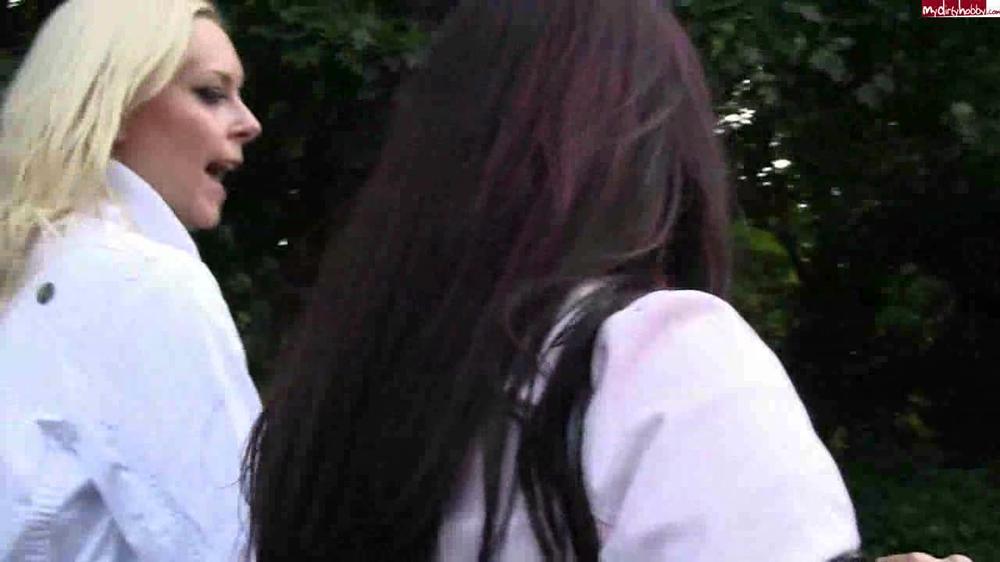 Aische-Pervers - Upskirt Schlampen Und Public Piss