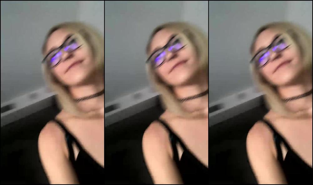 2019 Live Stream Masturbating And Flashing The Balcony