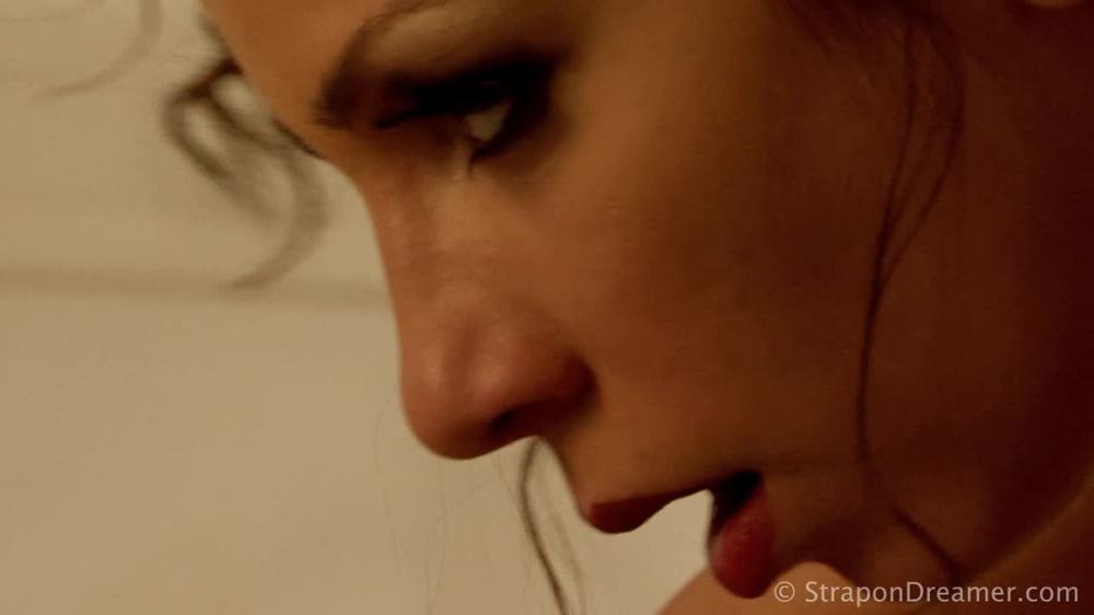 (025) Sarah - Alternative Gallery Visit!