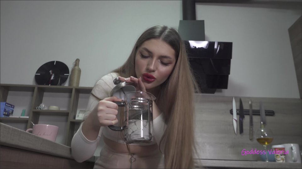 Tea-Made-From-Very-Smelly-Socks-4K