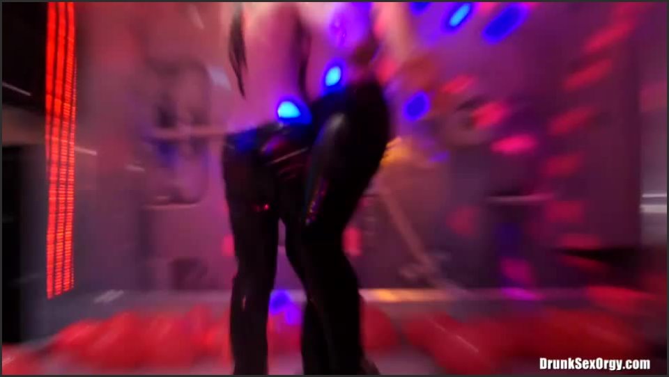 Dso Valentine S Day Vaginas Part 2 Shower Cam Dso2012 03 02