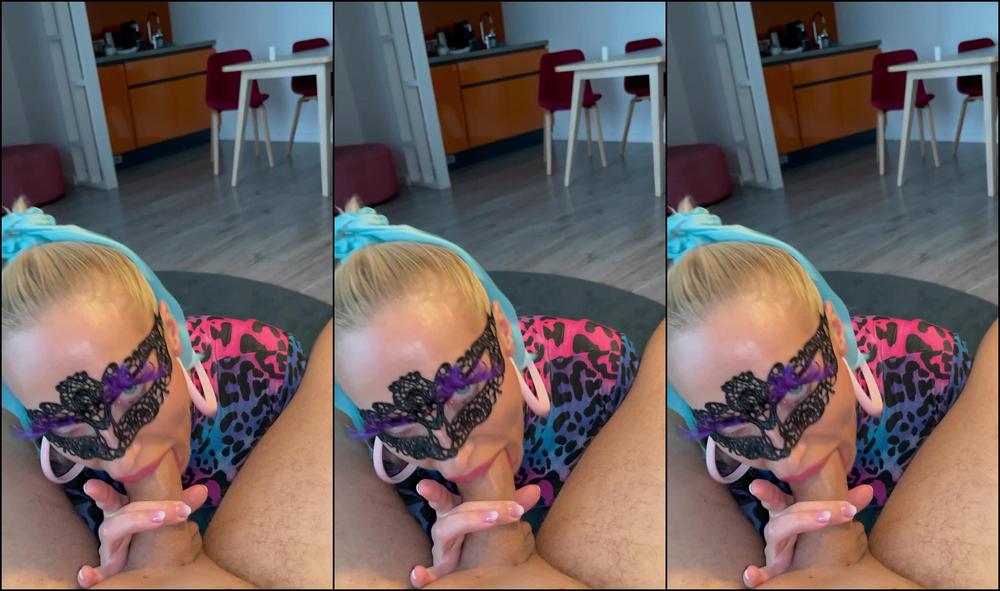 Throat Goat - Blond, Sexy Dancer Can'T Stop Gagging_(Id_2680173)