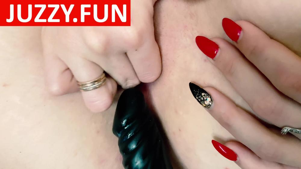 WHITE RUSSIAN BRUNETTE MASTURBATES Lying ON SOFA