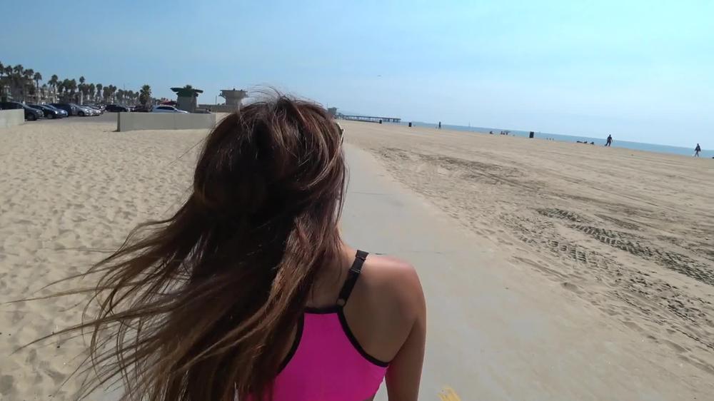 Ayumi_Anime_Anal_Plug_And_Cum_On_Public_Venice_Beach
