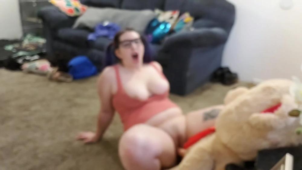 Desperate Nerdy Girl Fucks Her Teddy