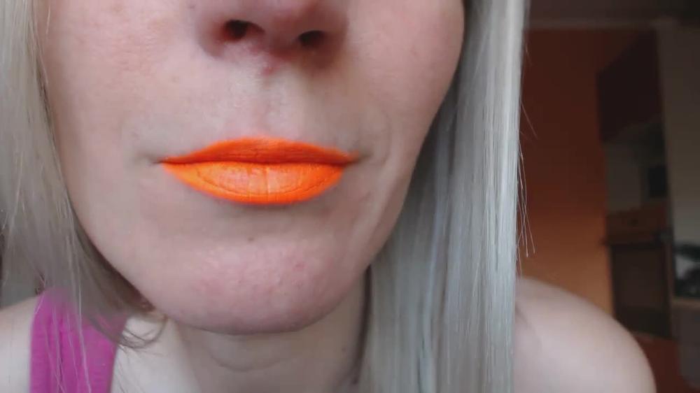 Lilcharlotte Mesmerizing Neon Lips Manyvids