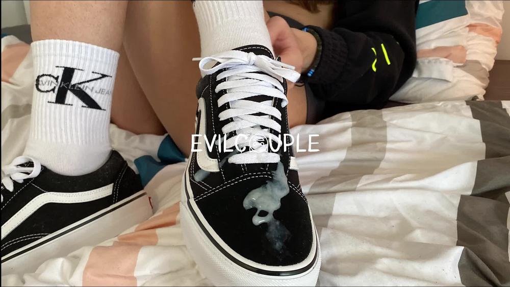 Hippie Girl in Vans sneakers Gives best shoejob