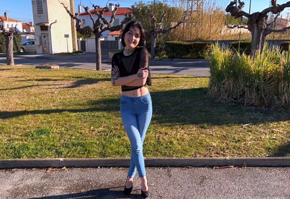 Crystal Cherry. Crystal Soigne Sa Frustration Anale