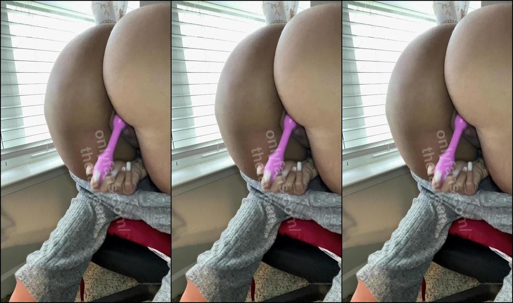 Thetayjean 2020 203031830 Get Horny Through The Day Working From Home Had