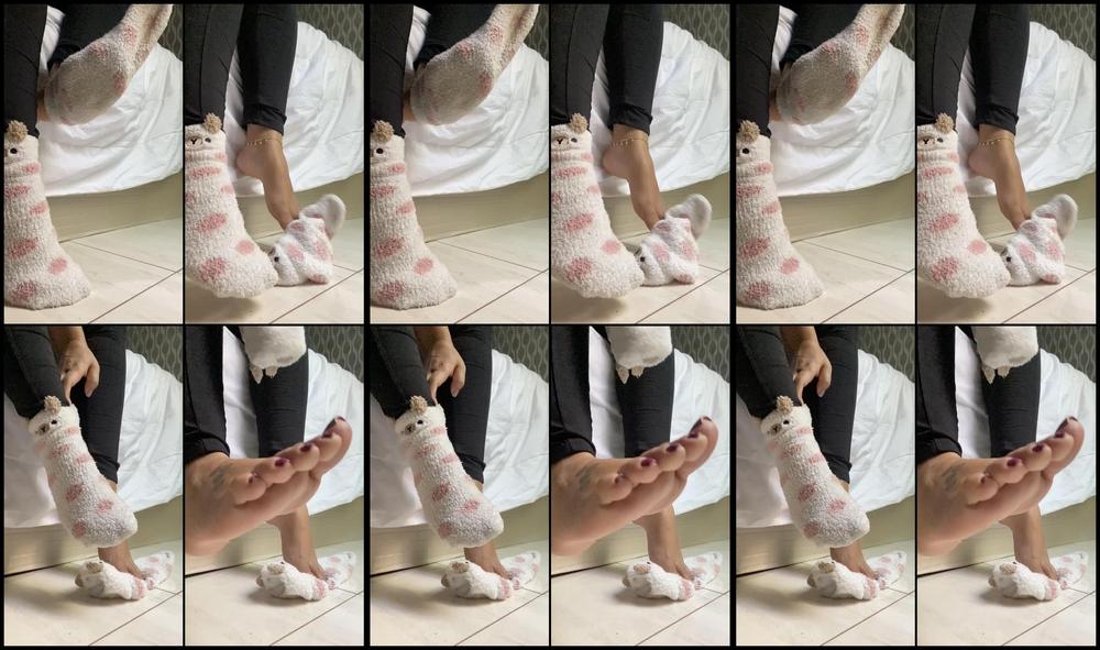 Eudaya 24 09 2020 953718585 Good Morning Taking Off The Sock Very Slowly