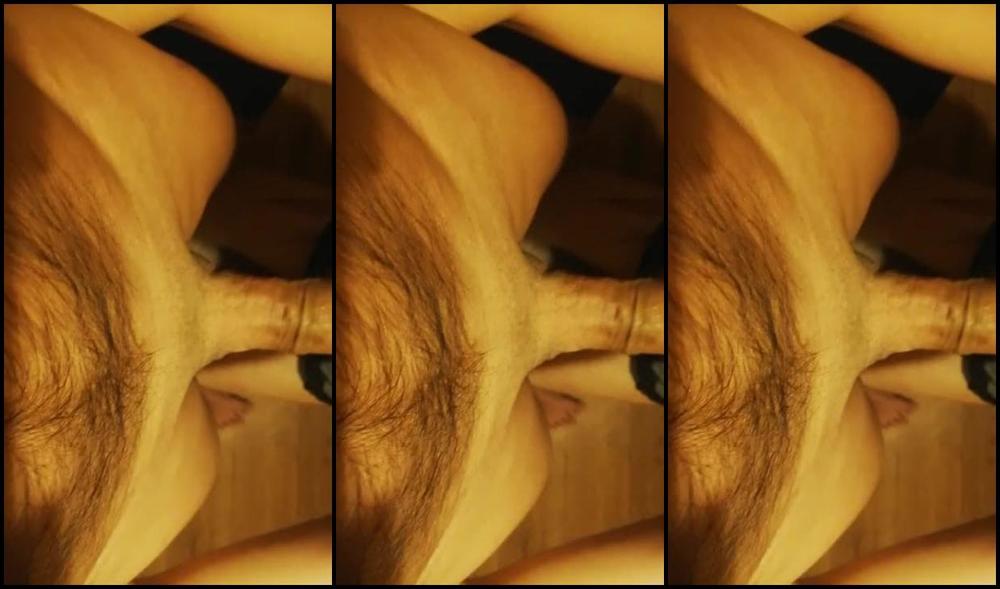 Stepdaughter does not disdain, stepfather has a dick phimosis and she sucks him!