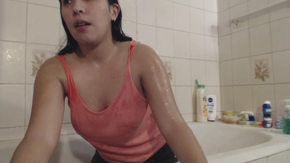 Shower Wet Shirts And Huge Squirt