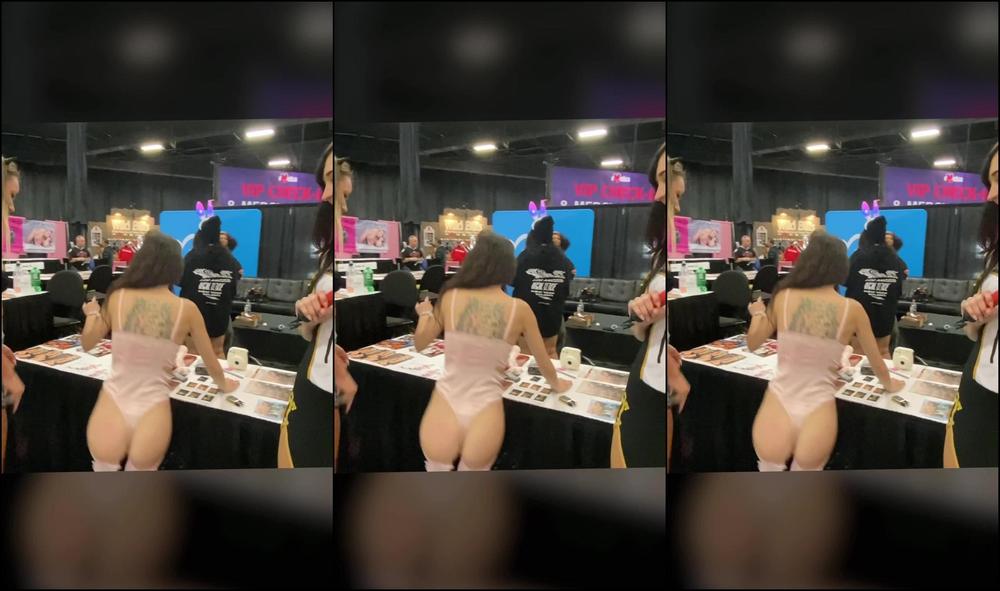 Natashagrey 2019 13218697 Public Spank Sesh With Gfs Exotica Comment You Spank