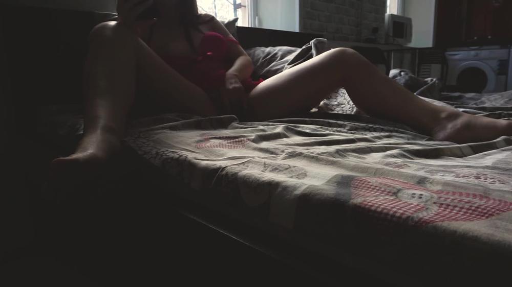 INNOCENT TEEN GIRL FUCKING HER PUSSY - REAL AMATEUR ORGASM