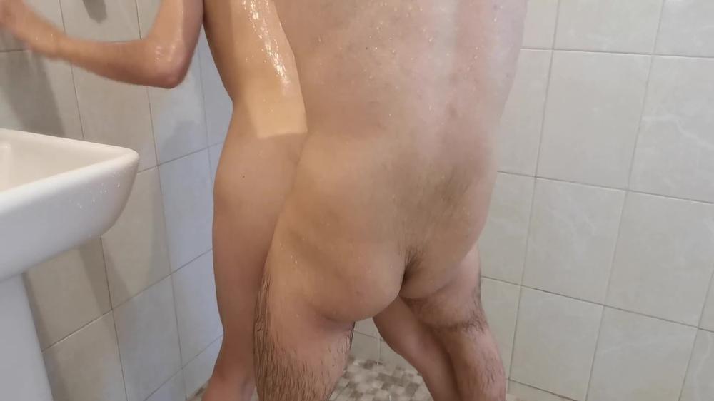 I FIND MY SISTER'S BOYFRIEND TAKING A BATH AND HE ENDS IN MY BREASTS