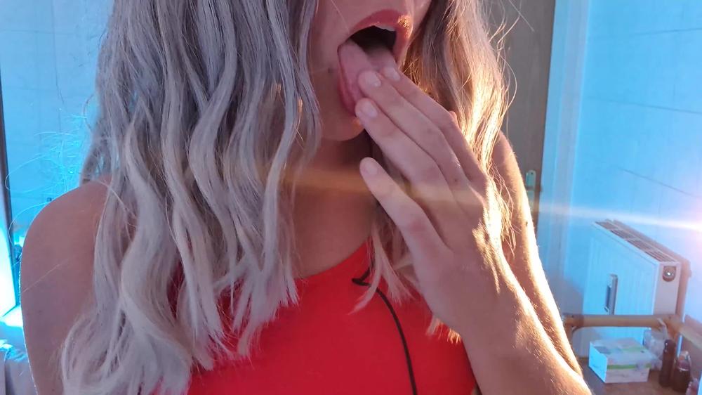 ASMR I just love the taste of my own pussy juice! (Wet Pussy Sounds)