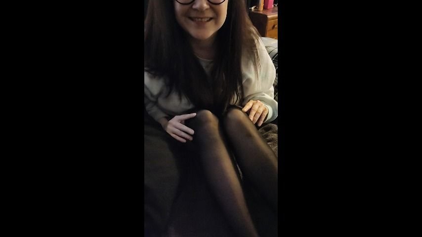 Caityfoxx Milf Massages Feet With Spit