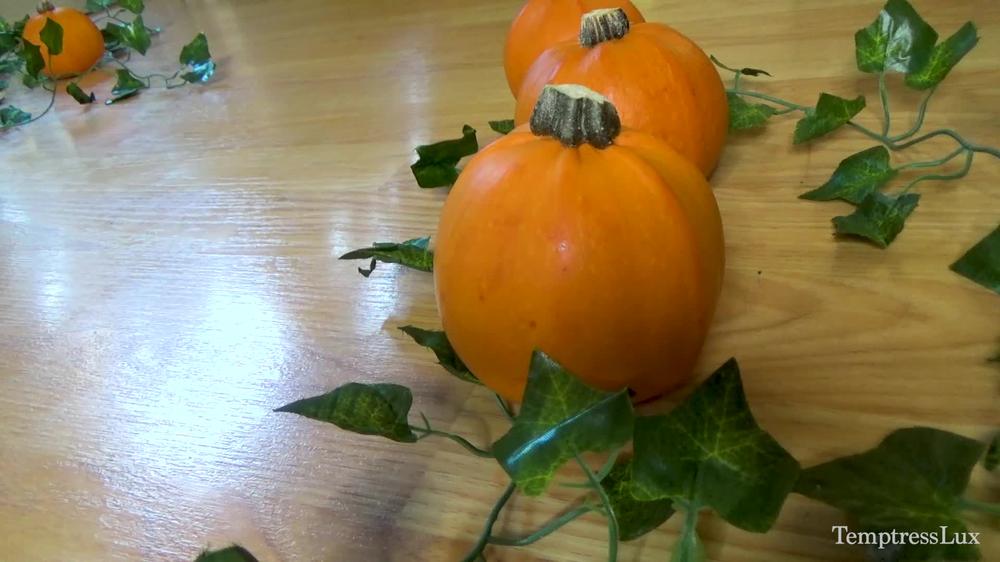 Temptress Lux - Is It A Trick Or Treat