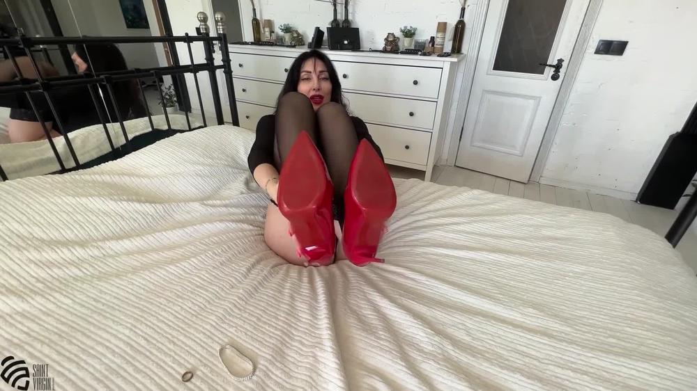 Hot milf mistress. Footjob and cumshot on feet