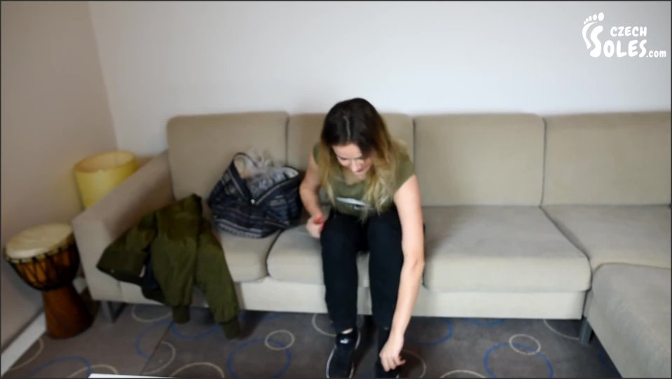 Megan S Incredibly Smelly Feet And Socks Stinky Feet Worn Socks Stinky Socks Pov Foot Teasing 1080P