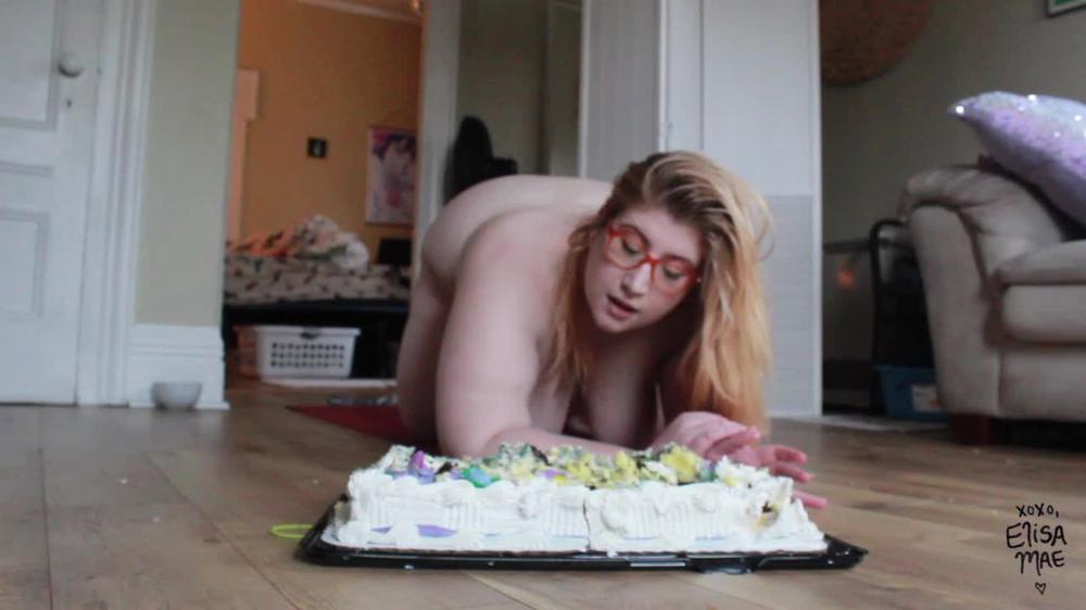 Elisa Mae Wet And Messy Cake Stuffing