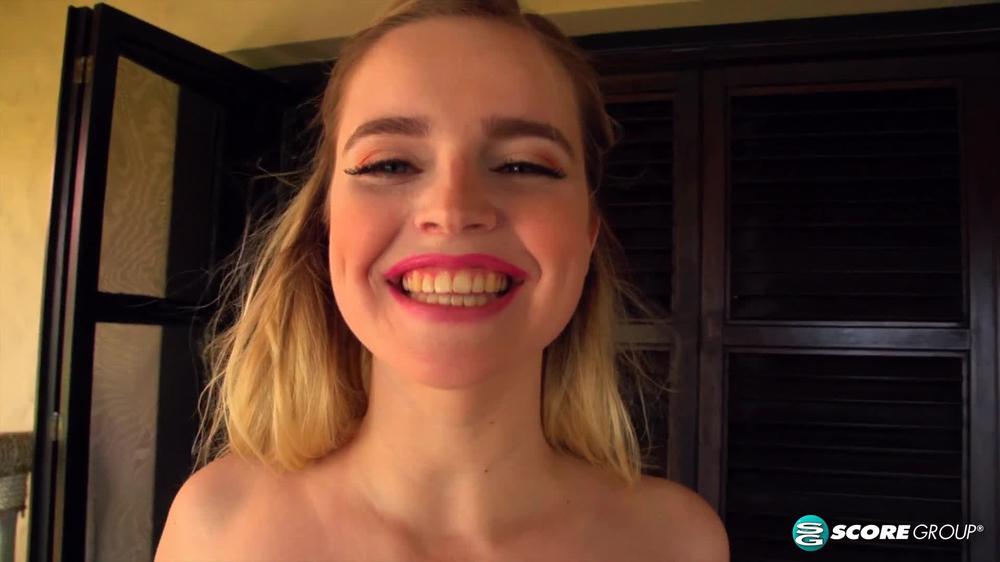 [Scoreland]The All-American Blonde Is An Island Swinger