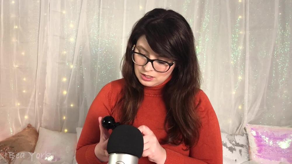 Beayork-Asmr-Velma-Searches-For-Your-Missing-Toy-2020-01-27_Cadul9
