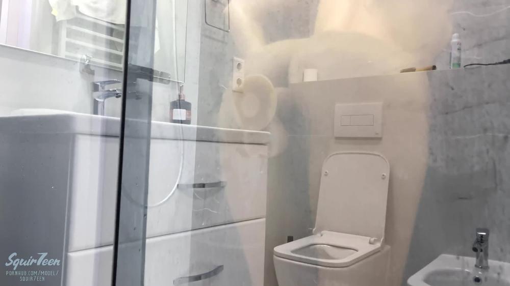 me squirting in the shower with a dildo - Squir7een