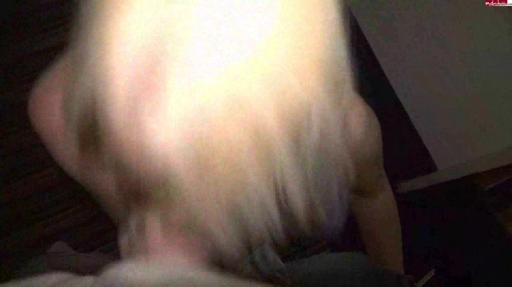 Blondehexe - Eine Überraschung Für Die Hotelzimmernachbarn