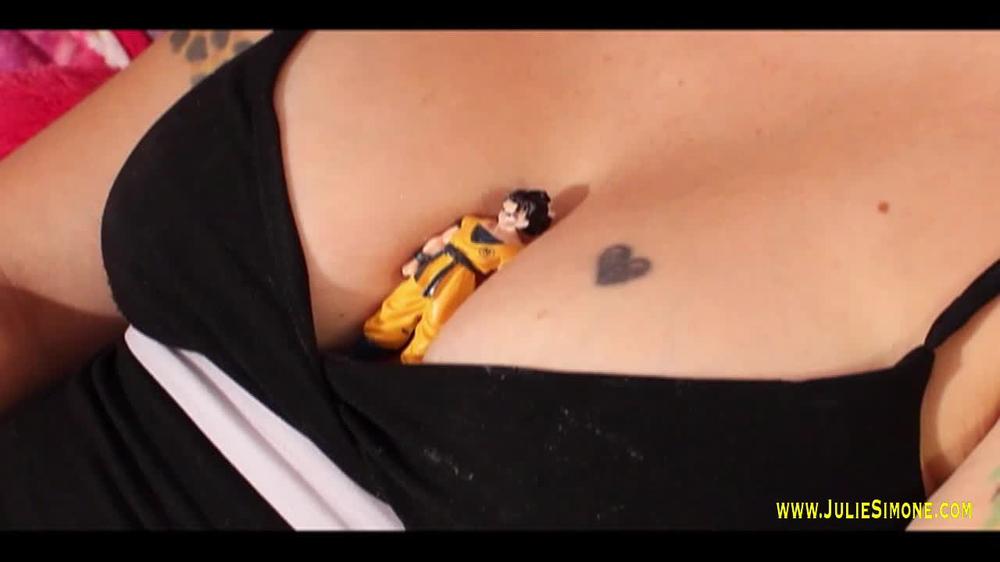 Nikki-Giantess-Sleeping