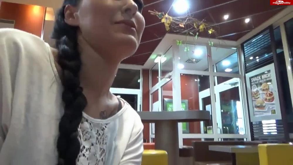 Mira-Grey - Im Restaurant Abgespritzt!