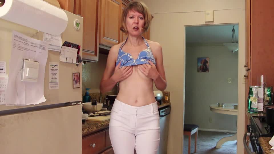 White Pants Auntie 2
