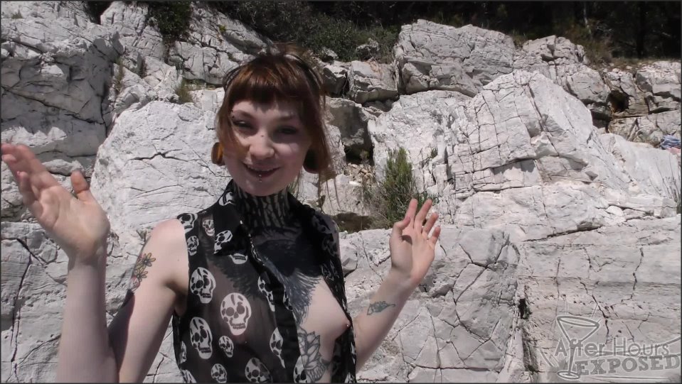 20200212 Risky Lesbian Pussy Licking And Playing On Croatian Beach
